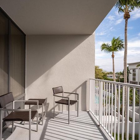 Courtyard By Marriott - Naples Otel Dış mekan fotoğraf