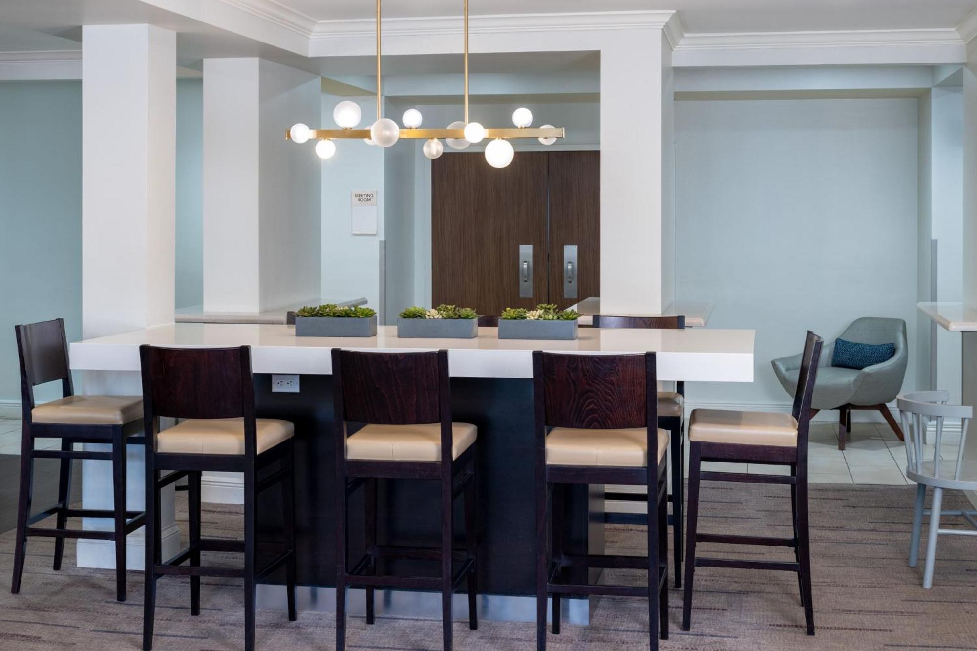 Courtyard By Marriott - Naples Otel Dış mekan fotoğraf