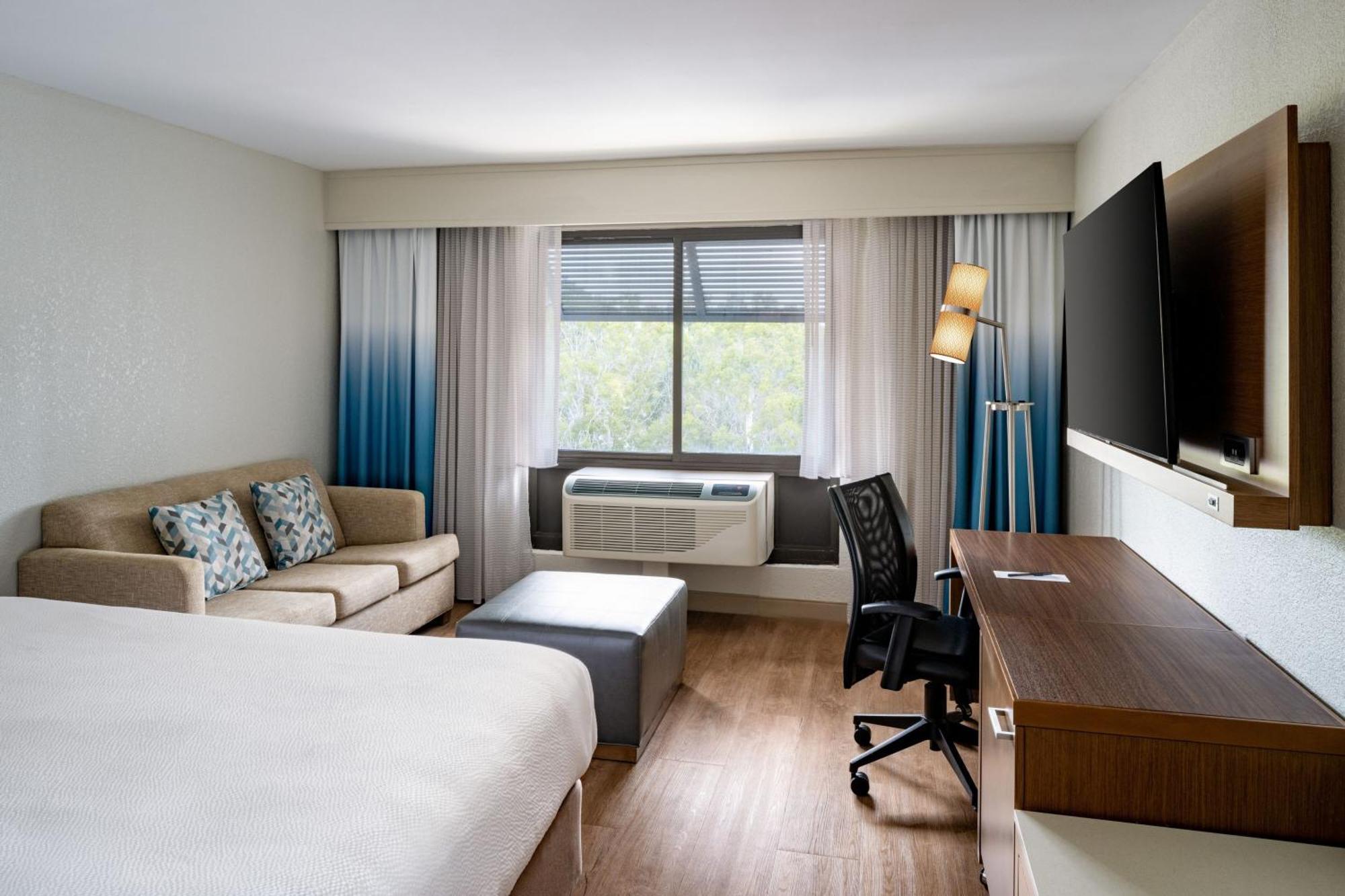Courtyard By Marriott - Naples Otel Dış mekan fotoğraf