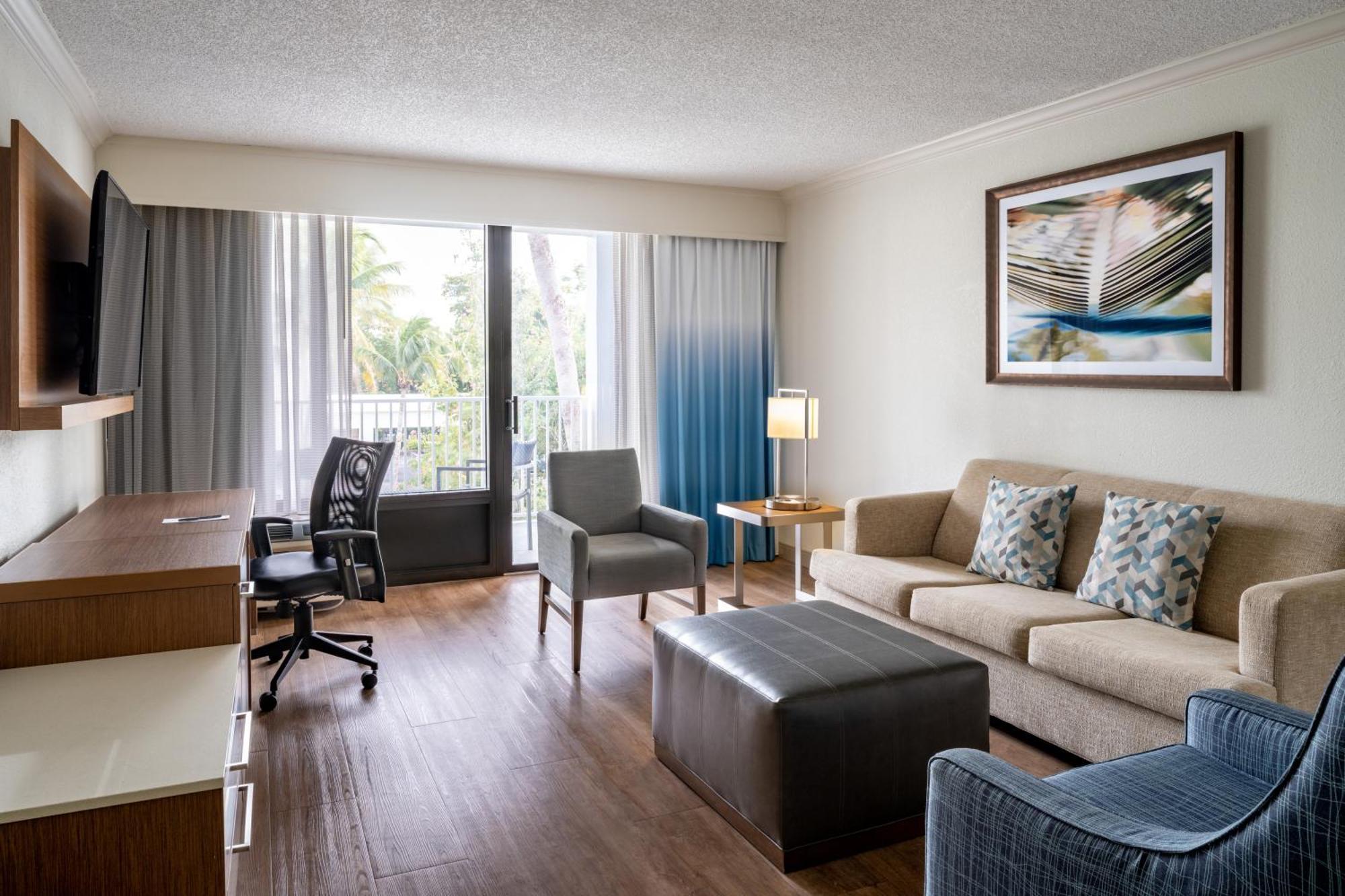 Courtyard By Marriott - Naples Otel Dış mekan fotoğraf