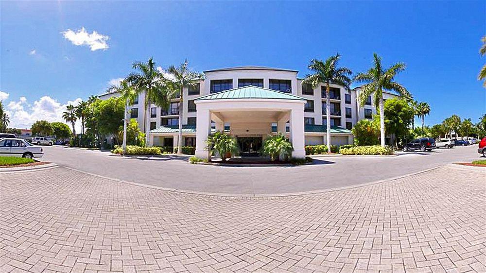 Courtyard By Marriott - Naples Otel Dış mekan fotoğraf