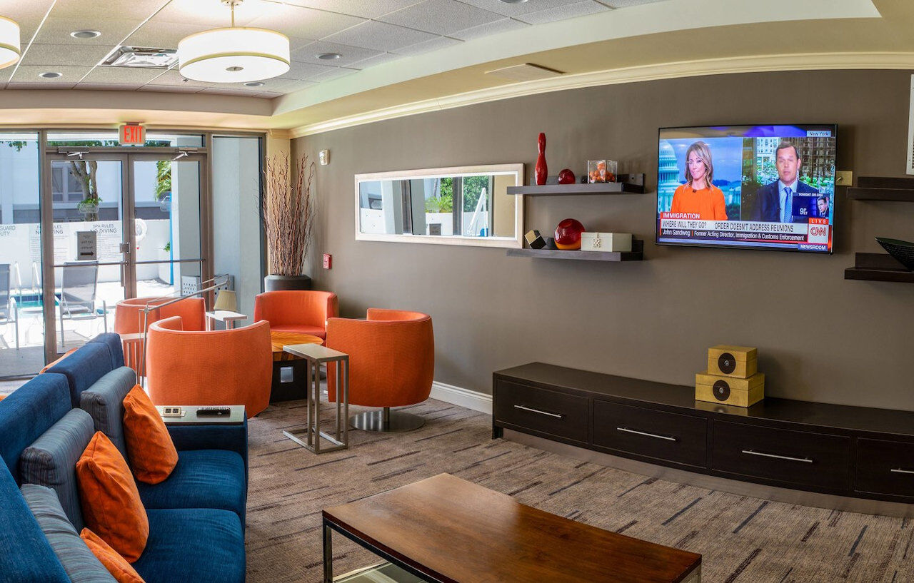 Courtyard By Marriott - Naples Otel Dış mekan fotoğraf